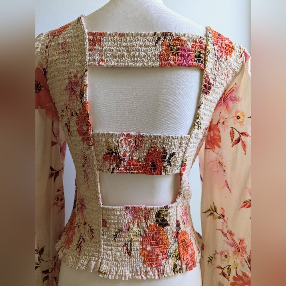 Anthropologie Floral Smocked Blouse with Back Cutouts and Balloon Sleeves Size S - Picture 3 of 7
